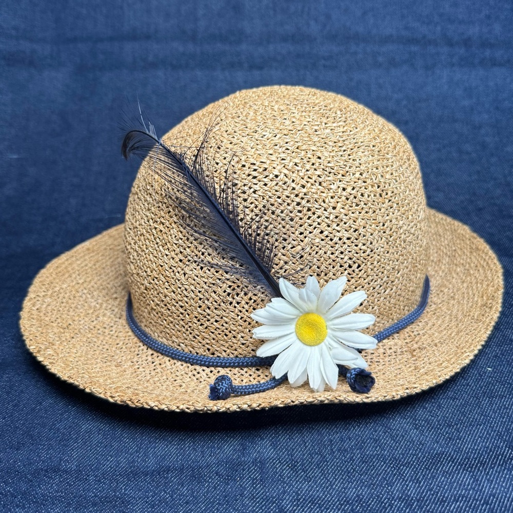 Vintage Betmar New York Straw Hat with Daisy & Feather